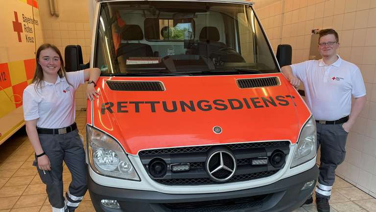 Read more about the article Rotkreuz-Helfer sammeln Geldspenden, um helfen zu können